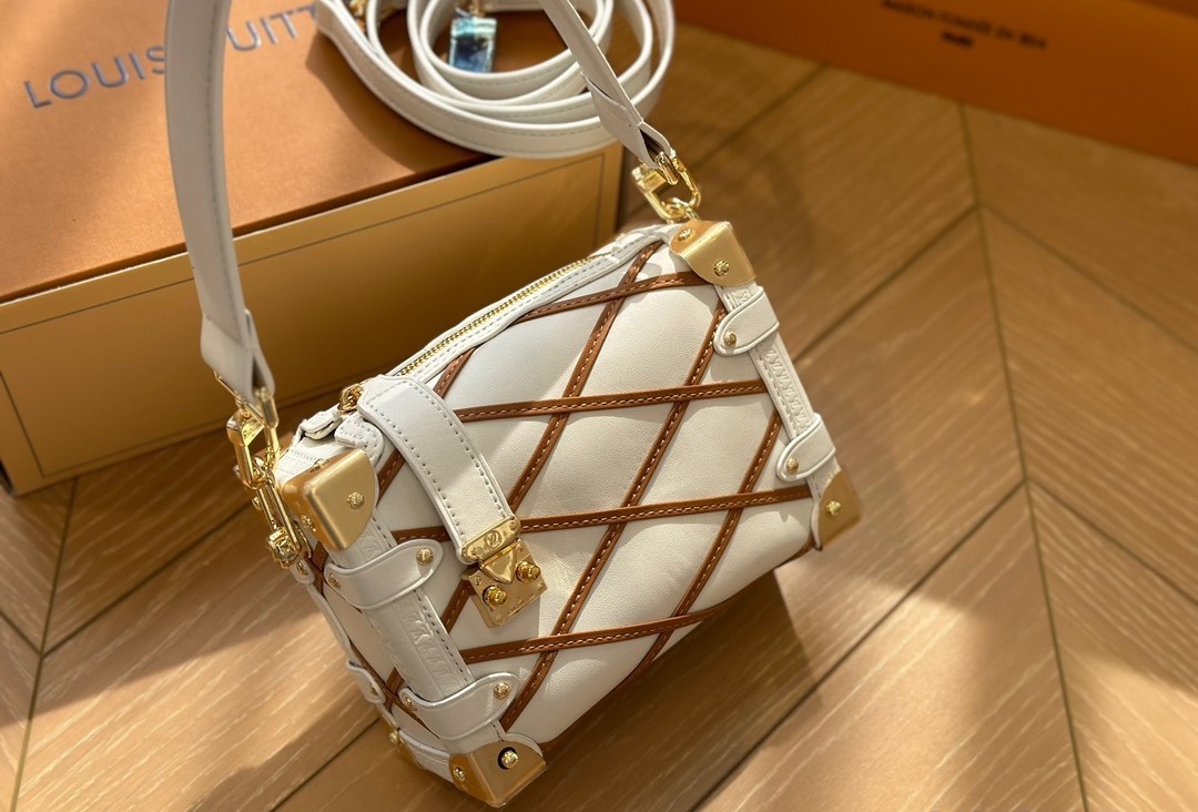 LV SIDE TRUNK PM CRÈME NOISETTE 18CM M25216