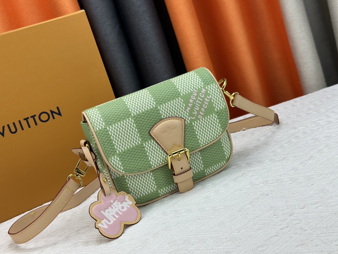 LV MONTSOURIS MESSENGER BAG GREEN 20CM N40665