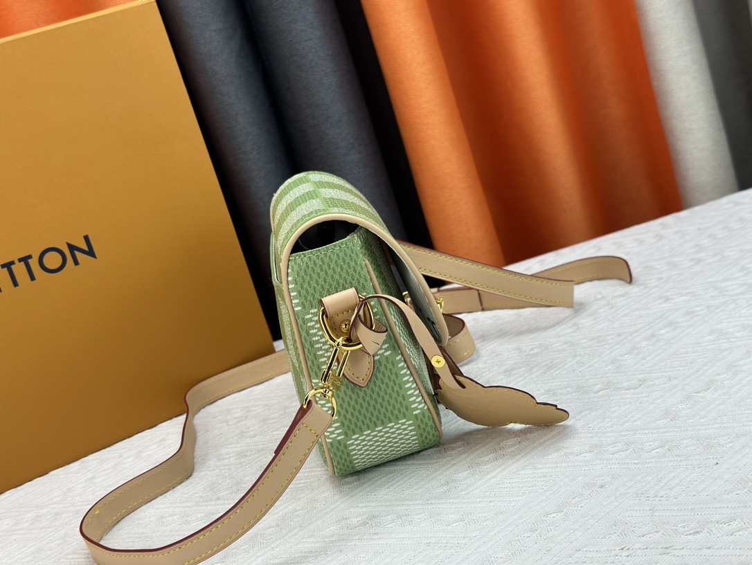 LV MONTSOURIS MESSENGER BAG GREEN 20CM N40665