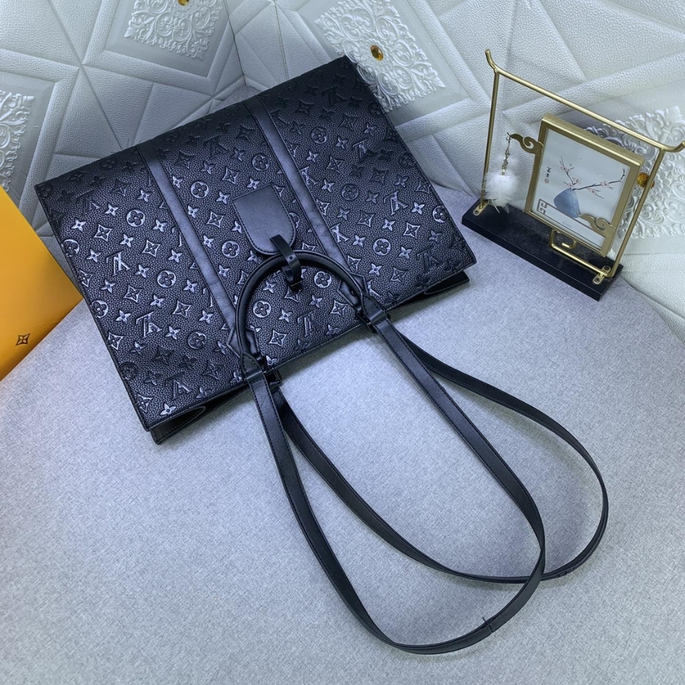 LV SAC PLAT 24H BLACK 41CM M24786