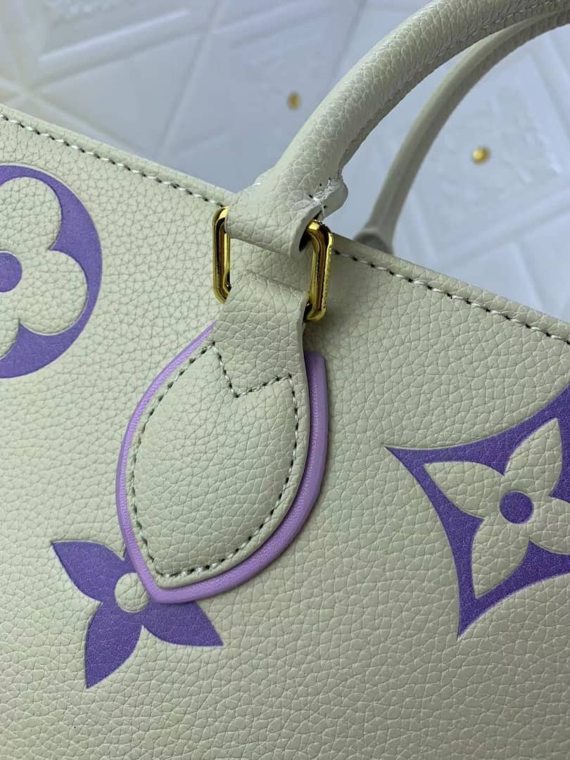 LV ONTHEGO MM BAG LATTE AND BUBBLE TEA 34CM M23937