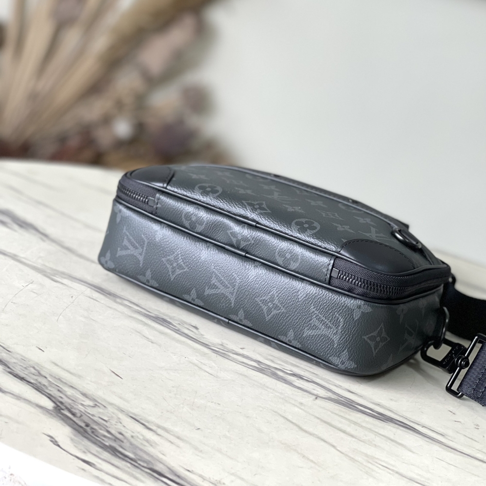 LV ALPHA MESSENGER MONOGRAM ECLIPSE CANVAS BLACK 24CM M46955