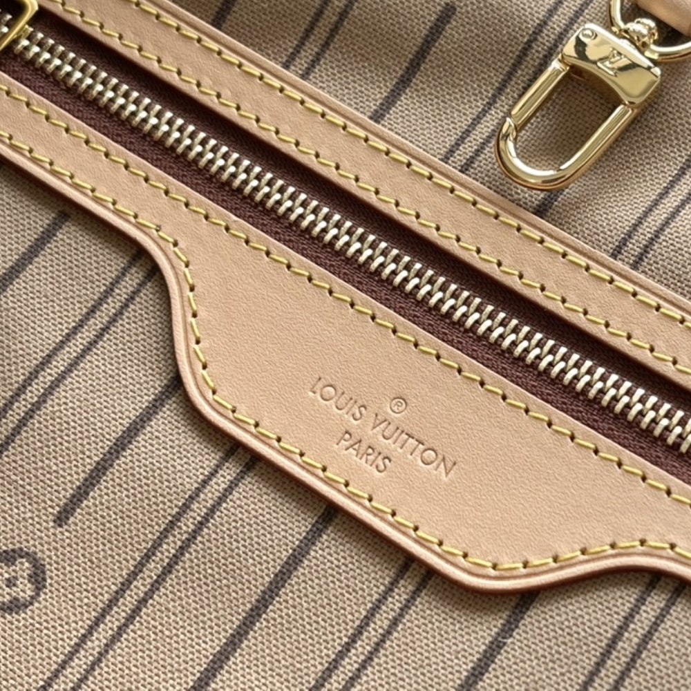 LV GRACEFUL PM MONOGRAM BEIGE 46CM M43701