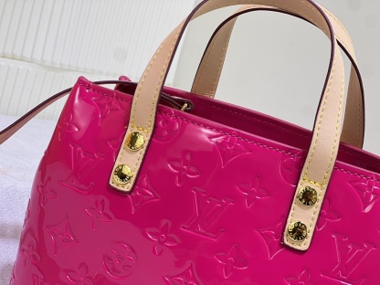LV READE PM MONOGRAM VERNIS PINK 22CM M24028