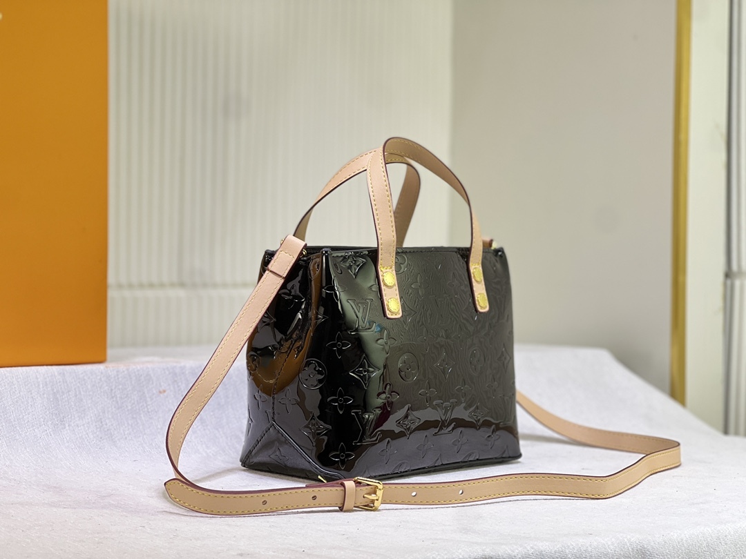LV READE PM MONOGRAM VERNIS BLACK 22CM