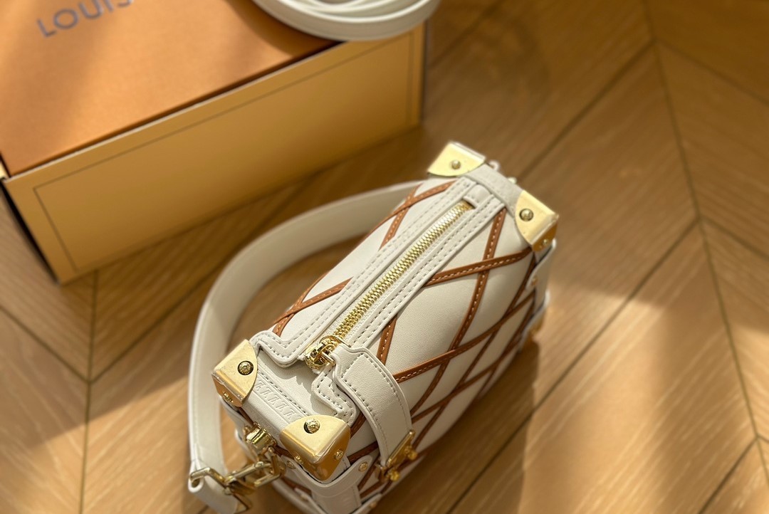 LV SIDE TRUNK PM CRÈME NOISETTE 18CM M25216