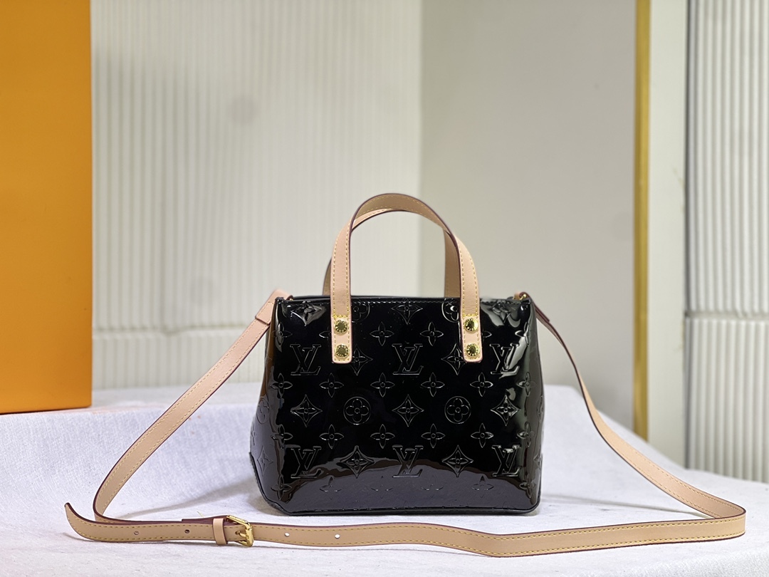 LV READE PM MONOGRAM VERNIS BLACK 22CM
