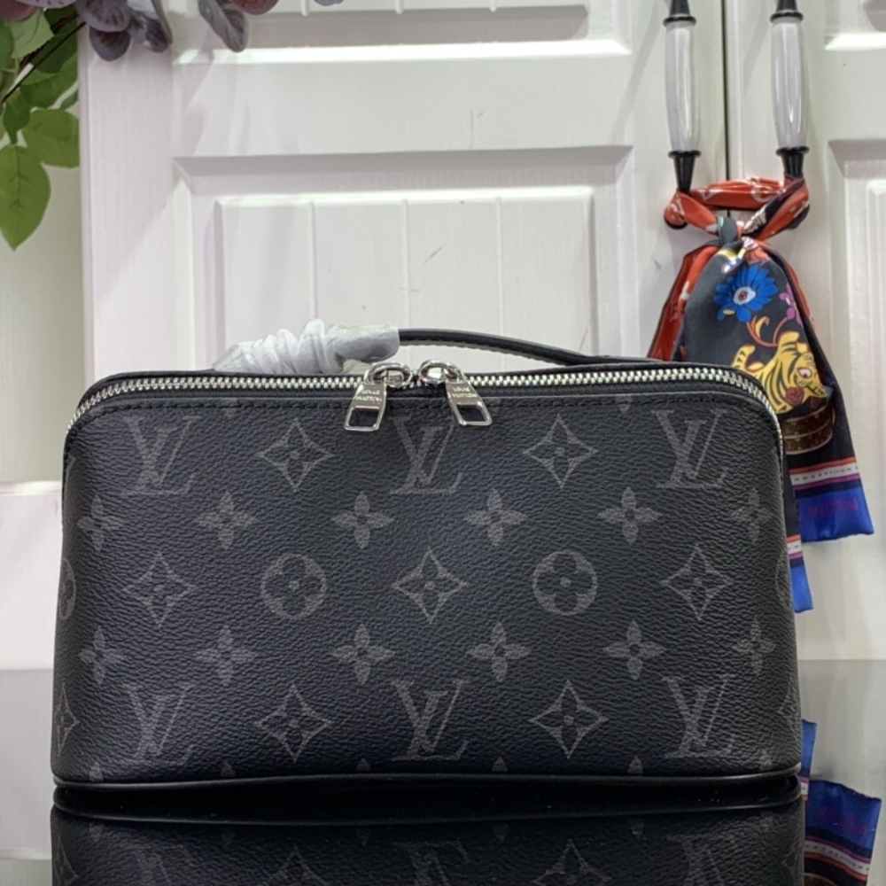 LV TOILETRY BAG MONOGRAM ECLIPSE CANVAS BLACK 24CM M11508