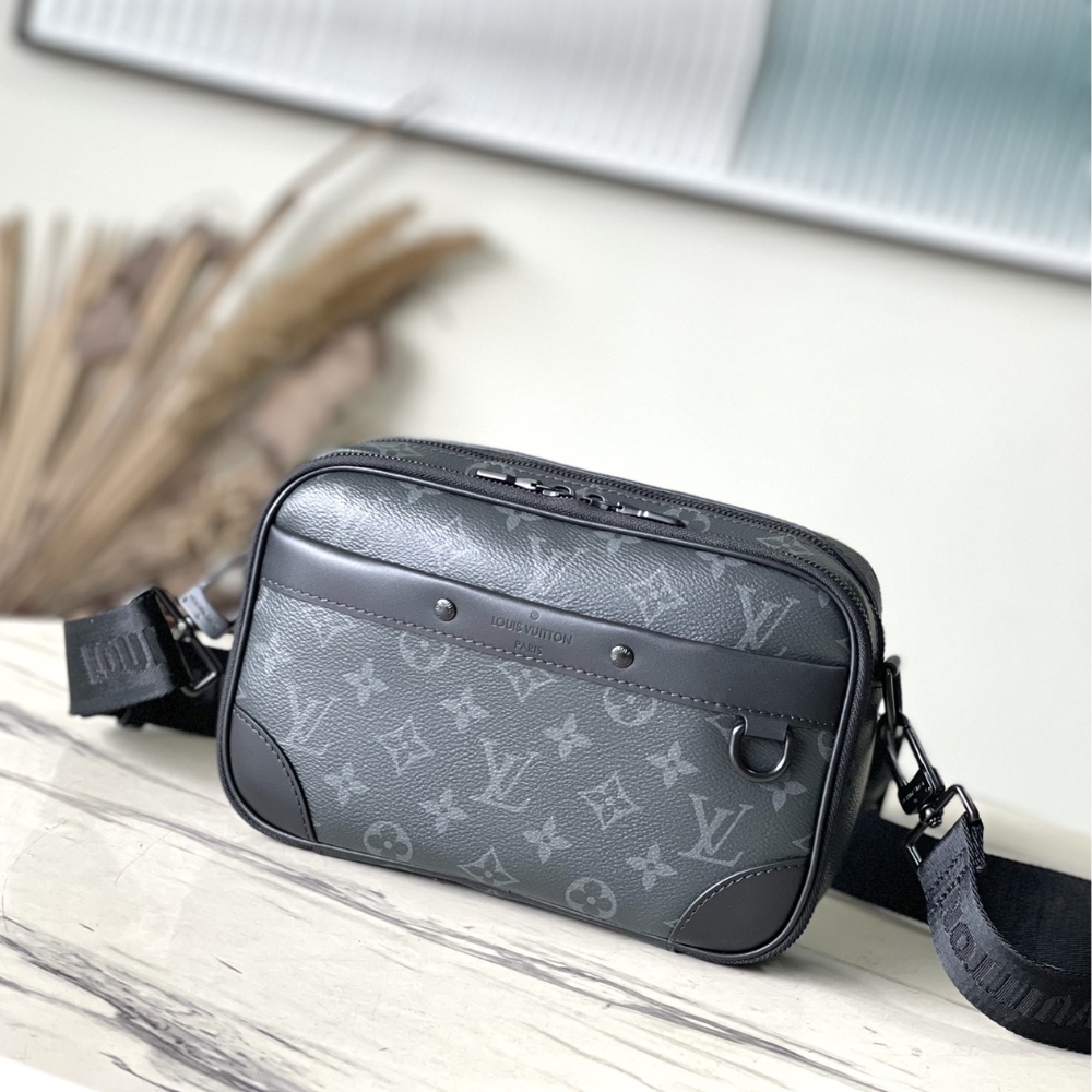 LV ALPHA MESSENGER MONOGRAM ECLIPSE CANVAS BLACK 24CM M46955