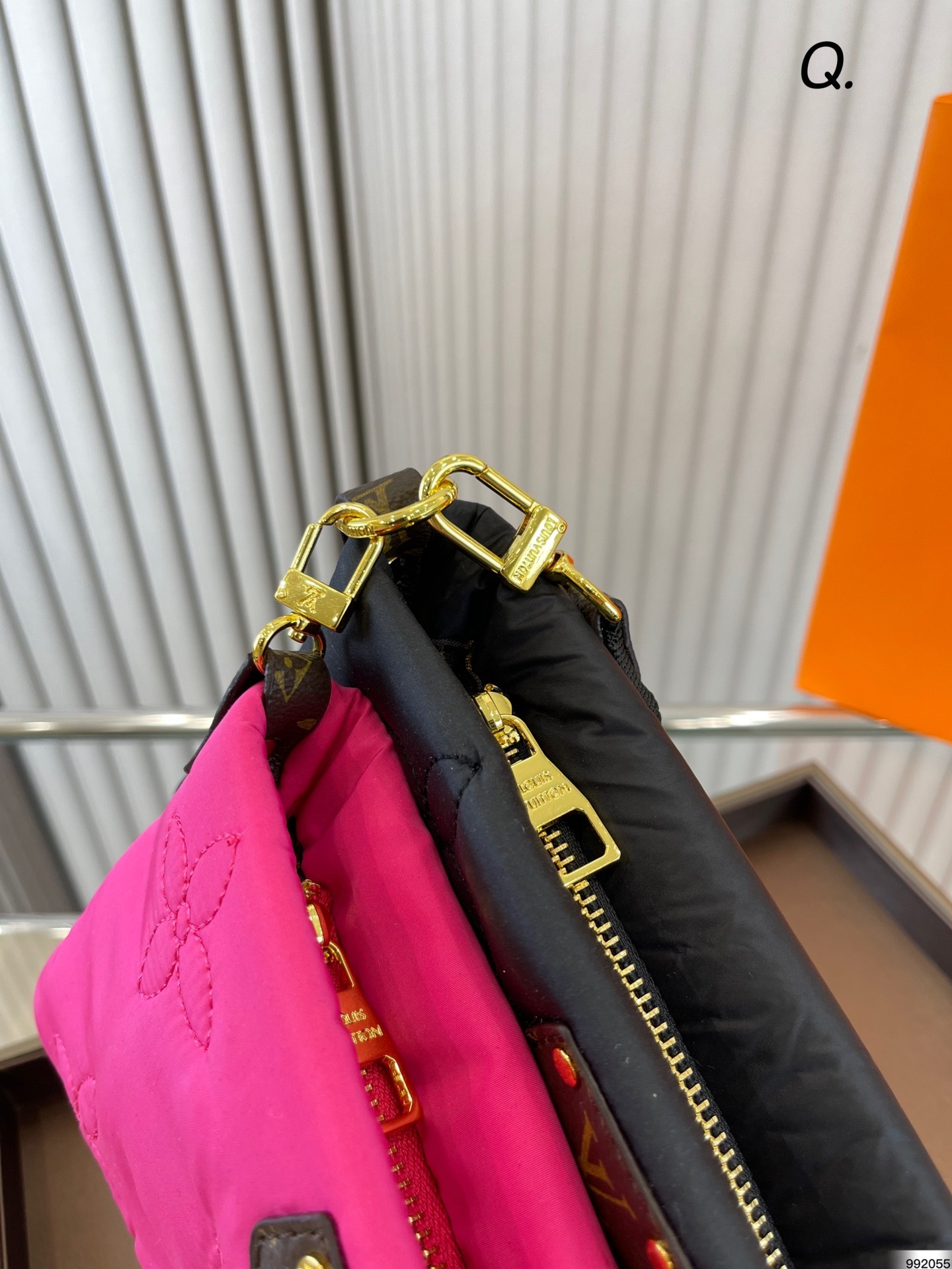 LV MULTI POCHETTE ACCESSOIRES PINK 25CM