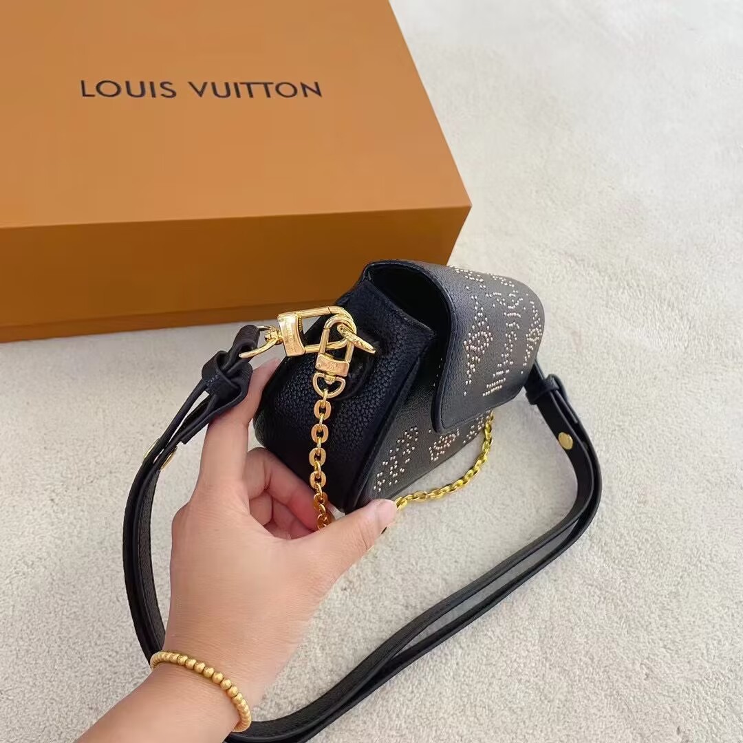 LV WALLET ON CHAIN IVY BLACK 22CM M82653
