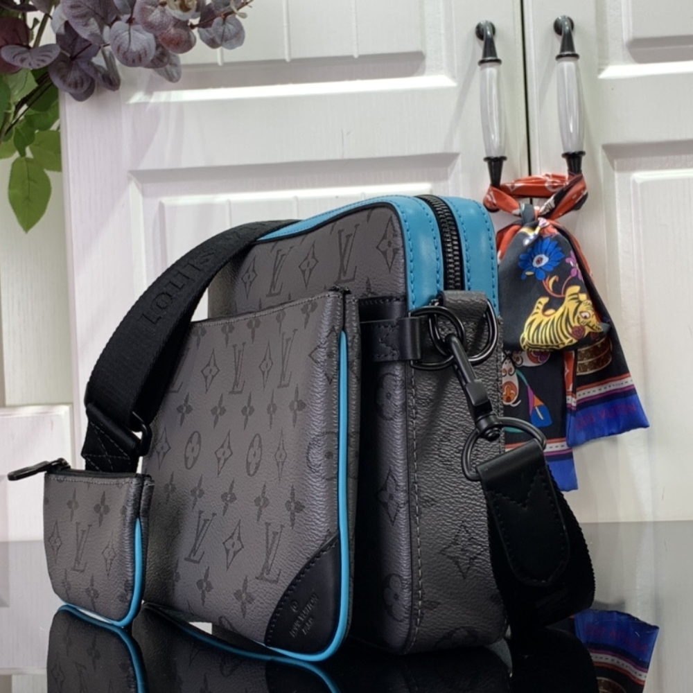 LV TRIO MESSENGER MONOGRAM ECLIPSE REVERSE TURQUOISE 25CM M11648