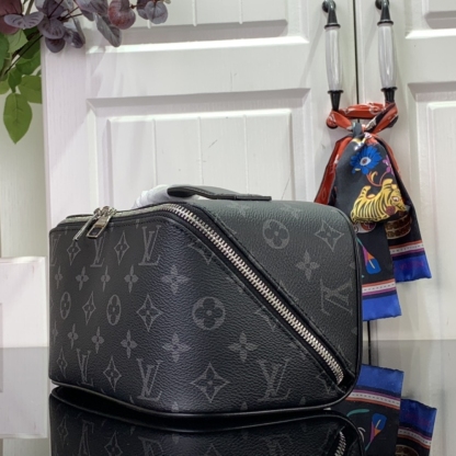 LV TOILETRY BAG MONOGRAM ECLIPSE CANVAS BLACK 24CM M11508