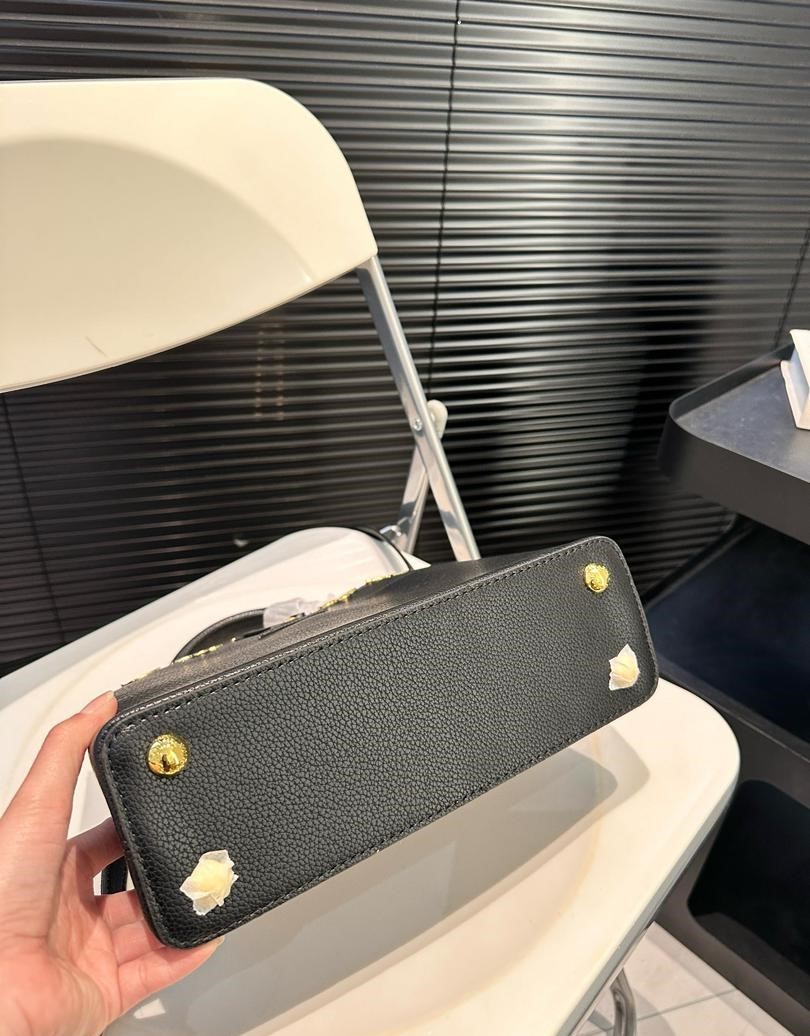 LV CAPUCINES MM BAG BLACK 27CM M54663