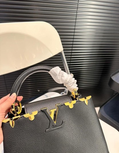 LV CAPUCINES MM BAG BLACK 27CM M54663