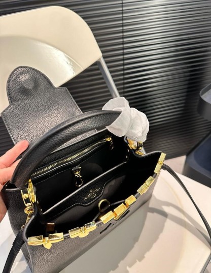 LV CAPUCINES MM BAG BLACK 27CM M54663