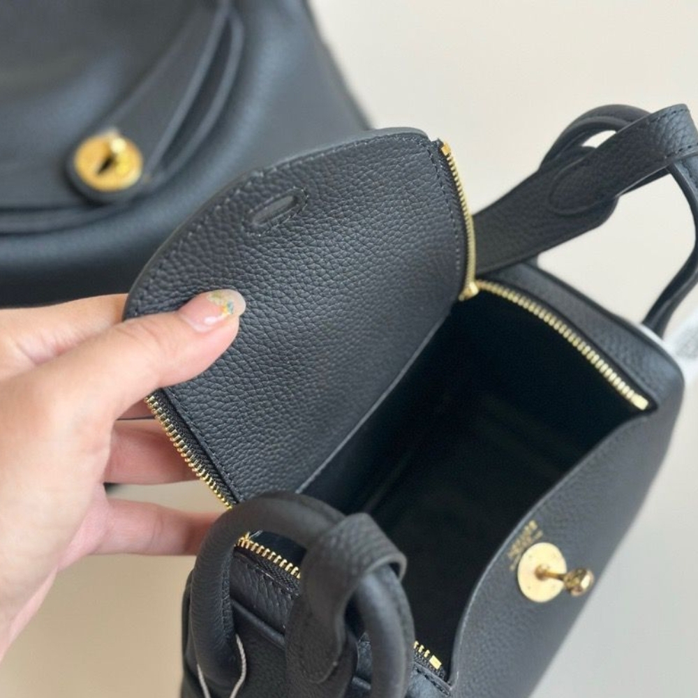 HM LINDY 26 BAG BLACK 26CM