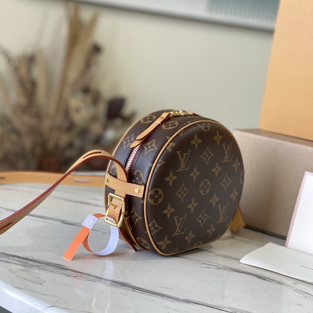 LV BOITE CHAPEAU SOUPLE PM MONOGRAM 17CM M45578