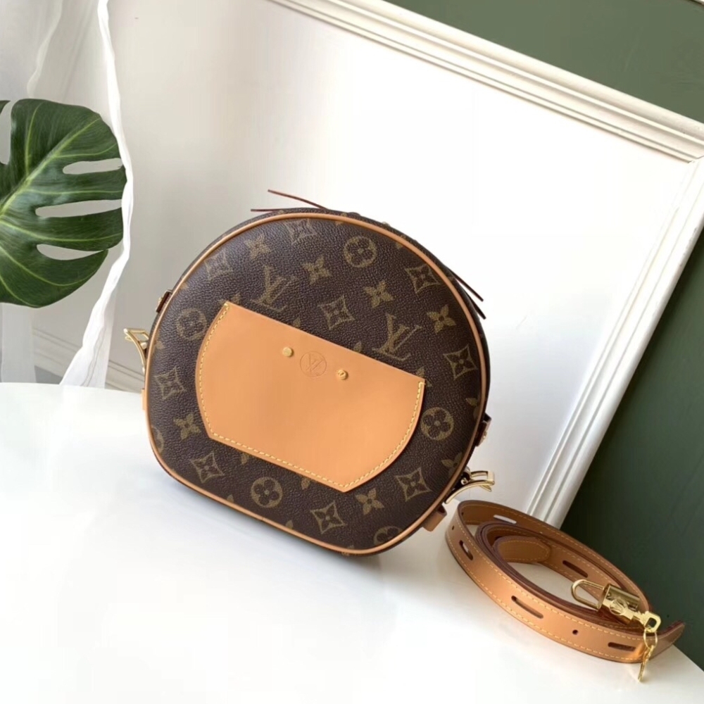 LV BOITE CHAPEAU SOUPLE MM MONOGRAM EXTERIOR 20CM M45647