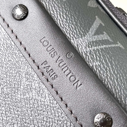 LV ALPHA MESSENGER MONOGRAM ECLIPSE CANVAS BLACK 24CM M46955