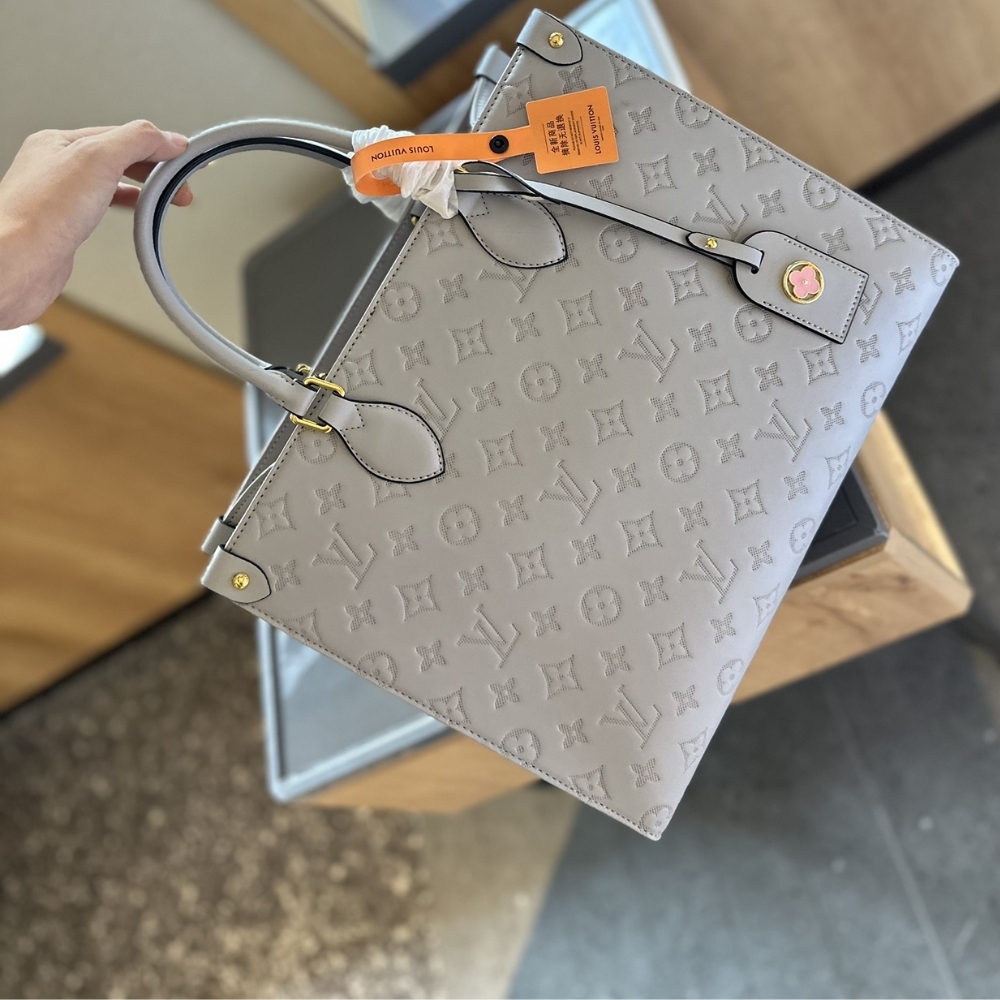 LV ON THE GO MM GREY 35CM