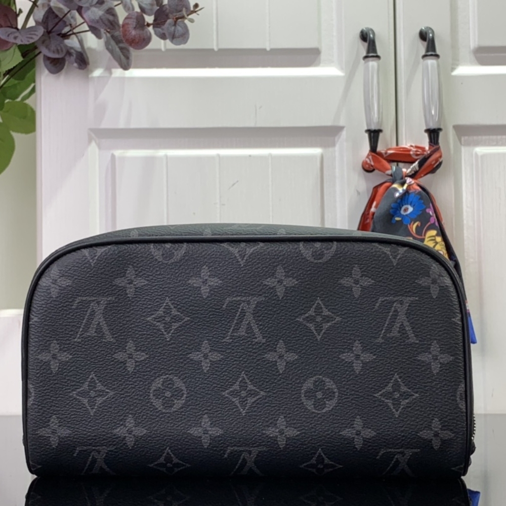 LV TOILETRY BAG MONOGRAM ECLIPSE CANVAS BLACK 24CM M11508