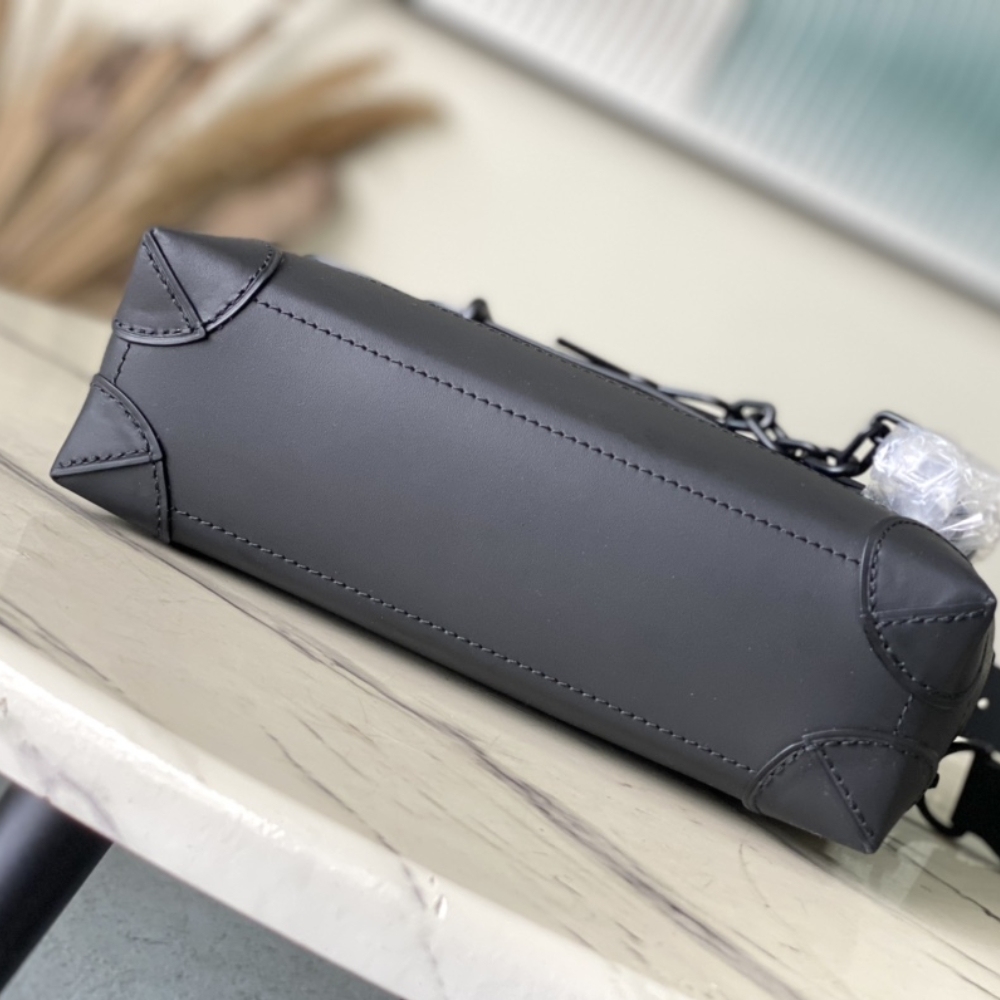 LV STEAMER PM MONOGRAM ECLIPSE CANVAS BLACK 25CM M46953