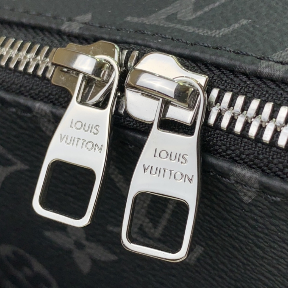 LV TOILETRY BAG MONOGRAM ECLIPSE CANVAS BLACK 24CM M11508