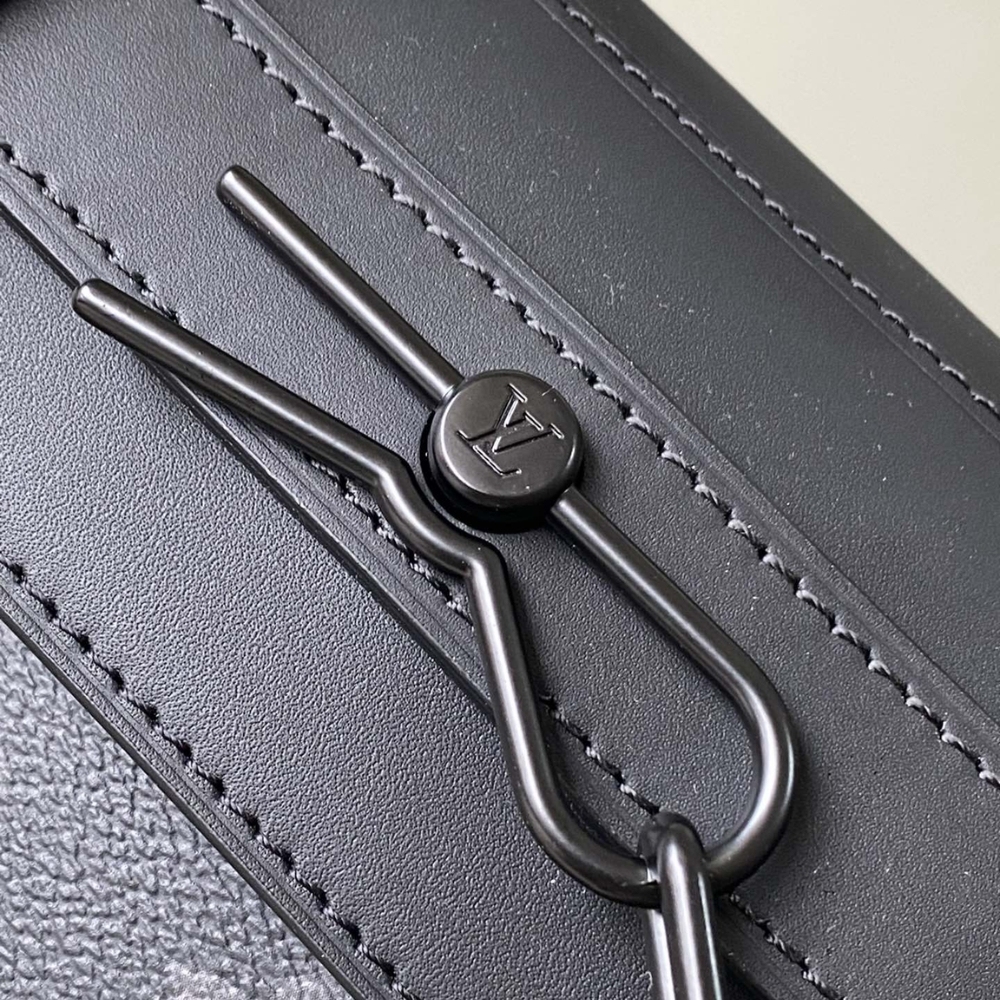 LV STEAMER PM MONOGRAM ECLIPSE CANVAS BLACK 25CM M46953