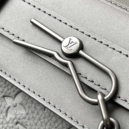 LV STEAMER PM TAURILLON MONOGRAM BLACK 25CM M24436