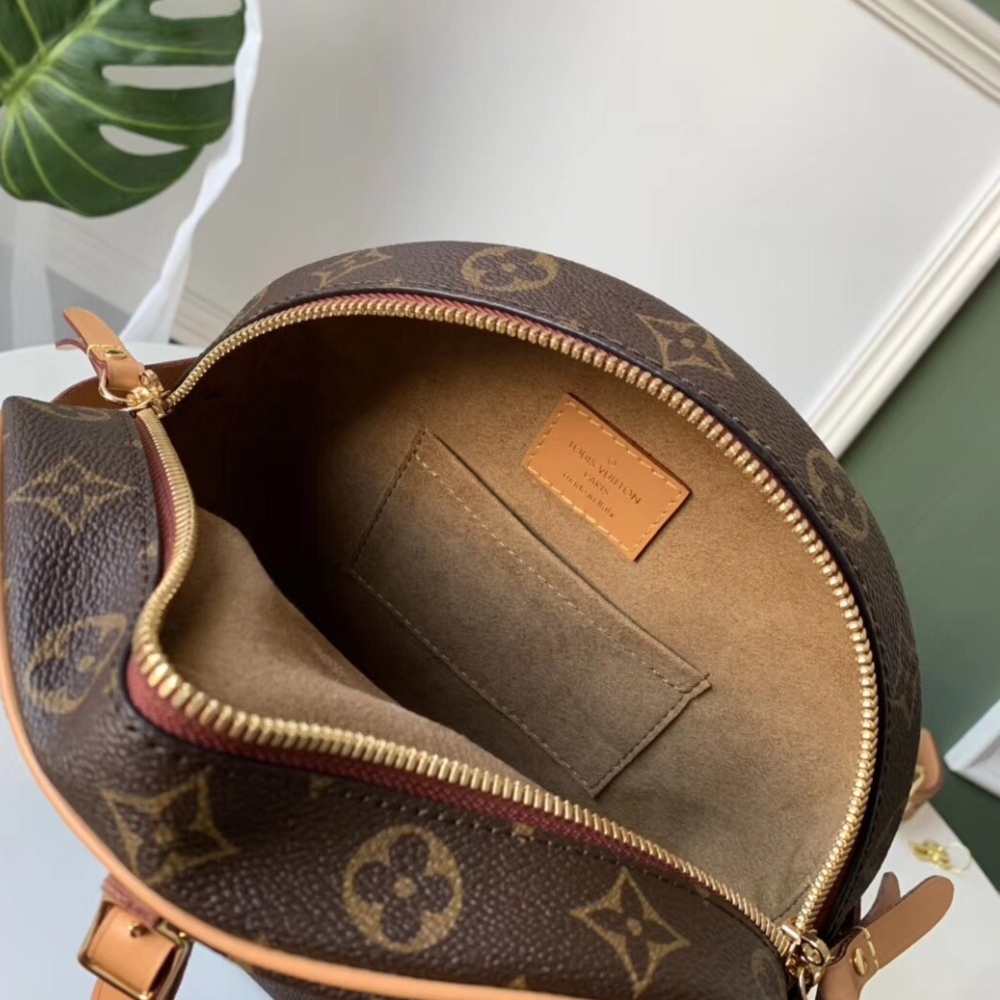 LV BOITE CHAPEAU SOUPLE MM MONOGRAM EXTERIOR 20CM M45647