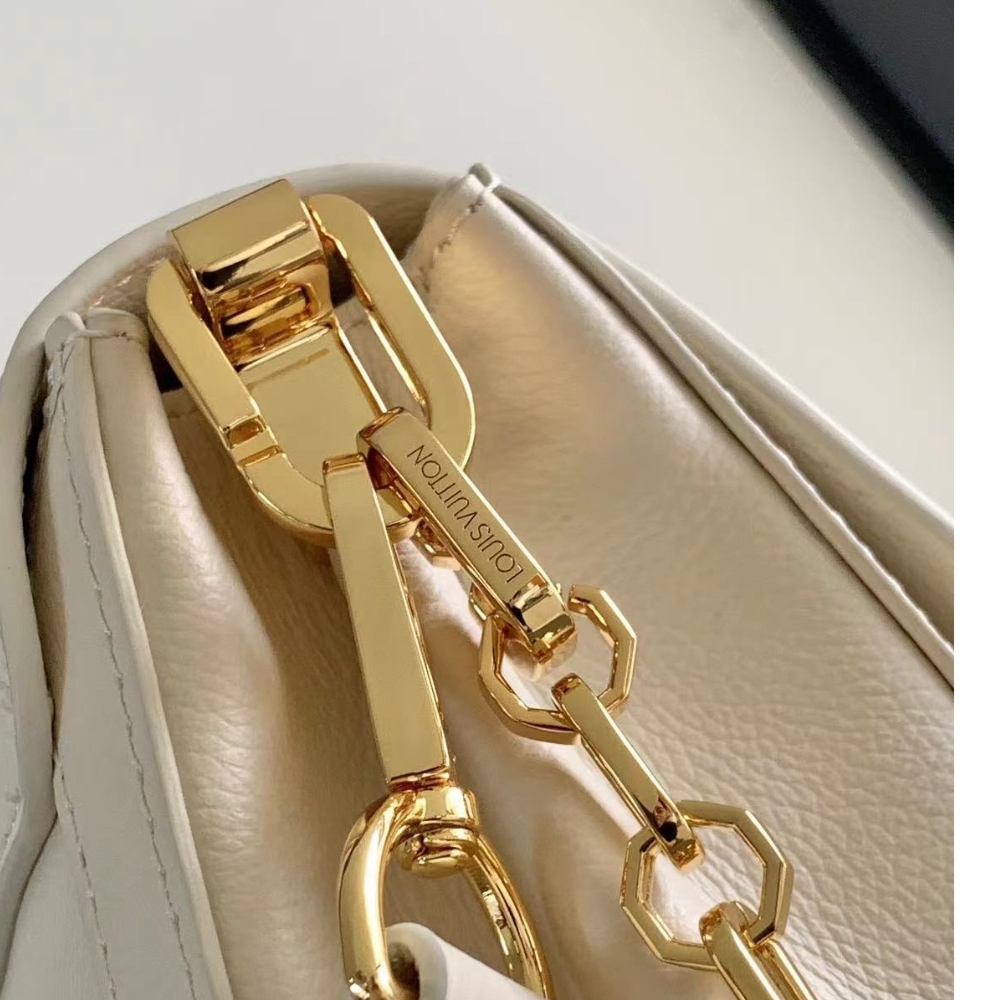 LV DAUPHINE SOFT MM CALFSKIN WHITE 24CM M25050