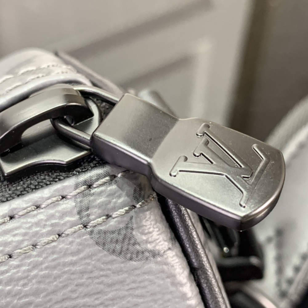 LV KEEPALL BANDOULIÈRE 25 MONOGRAM ECLIPSE REVERSE TURQUOISE 25CM M11645