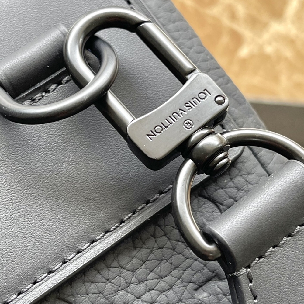 LV STEAMER PM TAURILLON MONOGRAM BLACK 25CM M24436