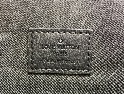 LV S LOCK A4 POUCH BLACK 28CM