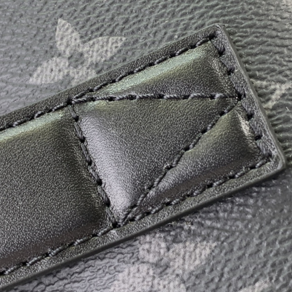 LV TOILETRY BAG MONOGRAM ECLIPSE CANVAS BLACK 24CM M11508