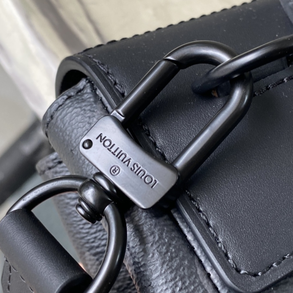 LV STEAMER PM MONOGRAM ECLIPSE CANVAS BLACK 25CM M46953