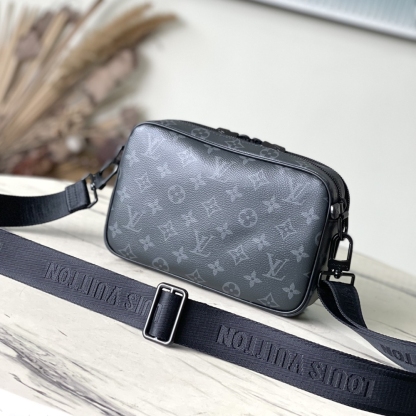 LV ALPHA MESSENGER MONOGRAM ECLIPSE CANVAS BLACK 24CM M46955