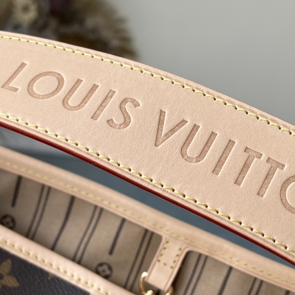 LV GRACEFUL PM MONOGRAM BEIGE 46CM M43701