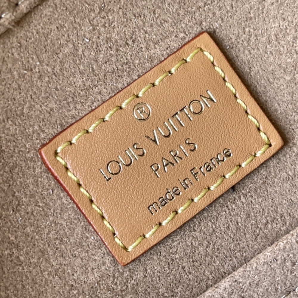 LV BOITE CHAPEAU SOUPLE PM MONOGRAM 17CM M45578