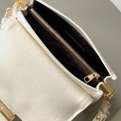 LV DAUPHINE SOFT MM CALFSKIN WHITE 24CM M25050