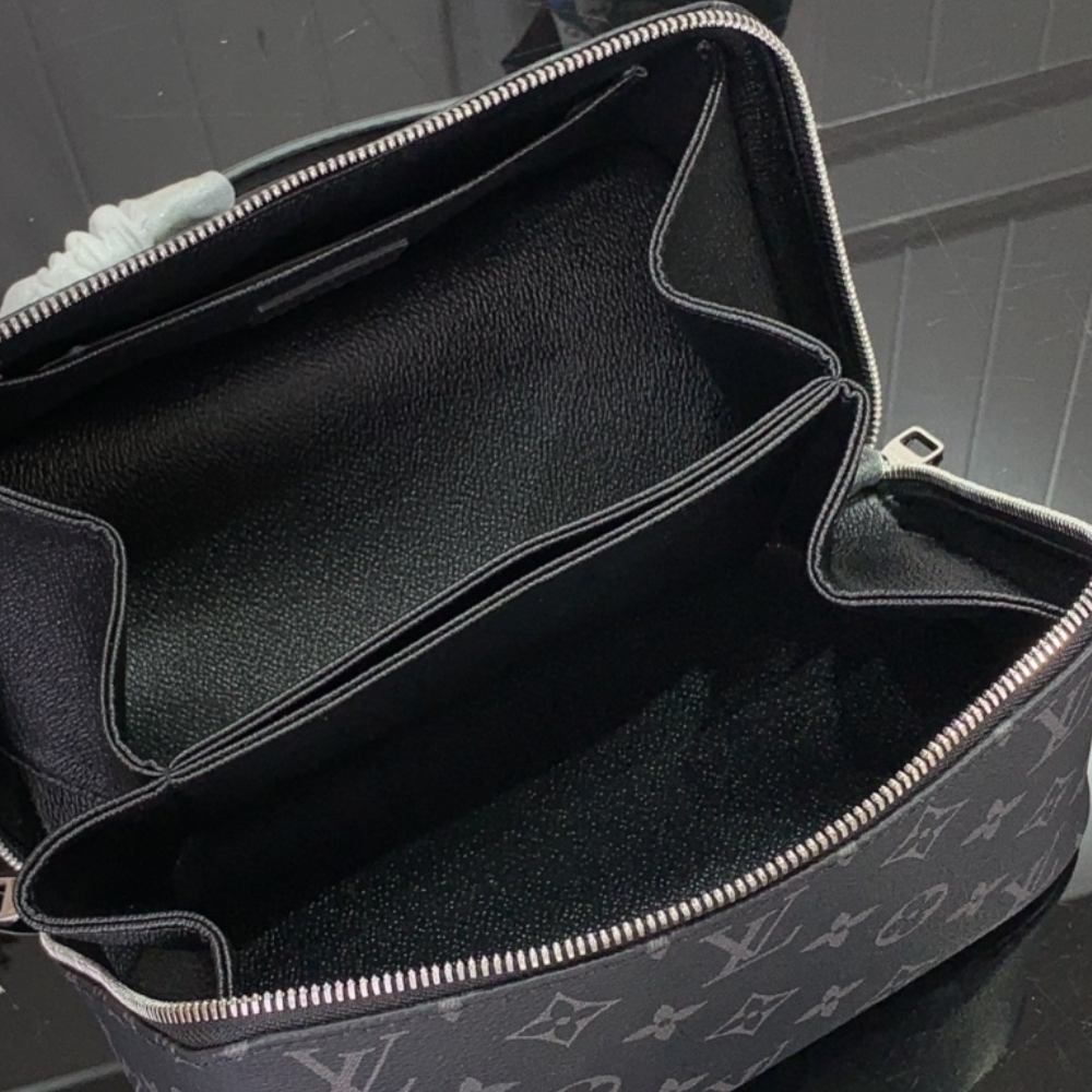 LV TOILETRY BAG MONOGRAM ECLIPSE CANVAS BLACK 24CM M11508