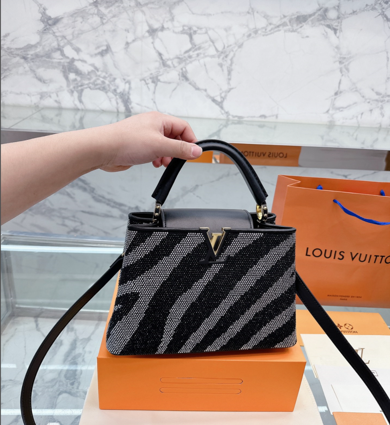 LV CAPUCINES MM BLACK AND GREY ZEBRA PATTERN 27CM M58517