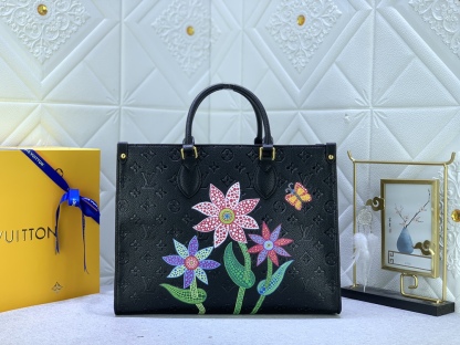 LV x YK ON THE GO MM WITH FLOWER MARQUETRY IN BLACK 35CM M46416