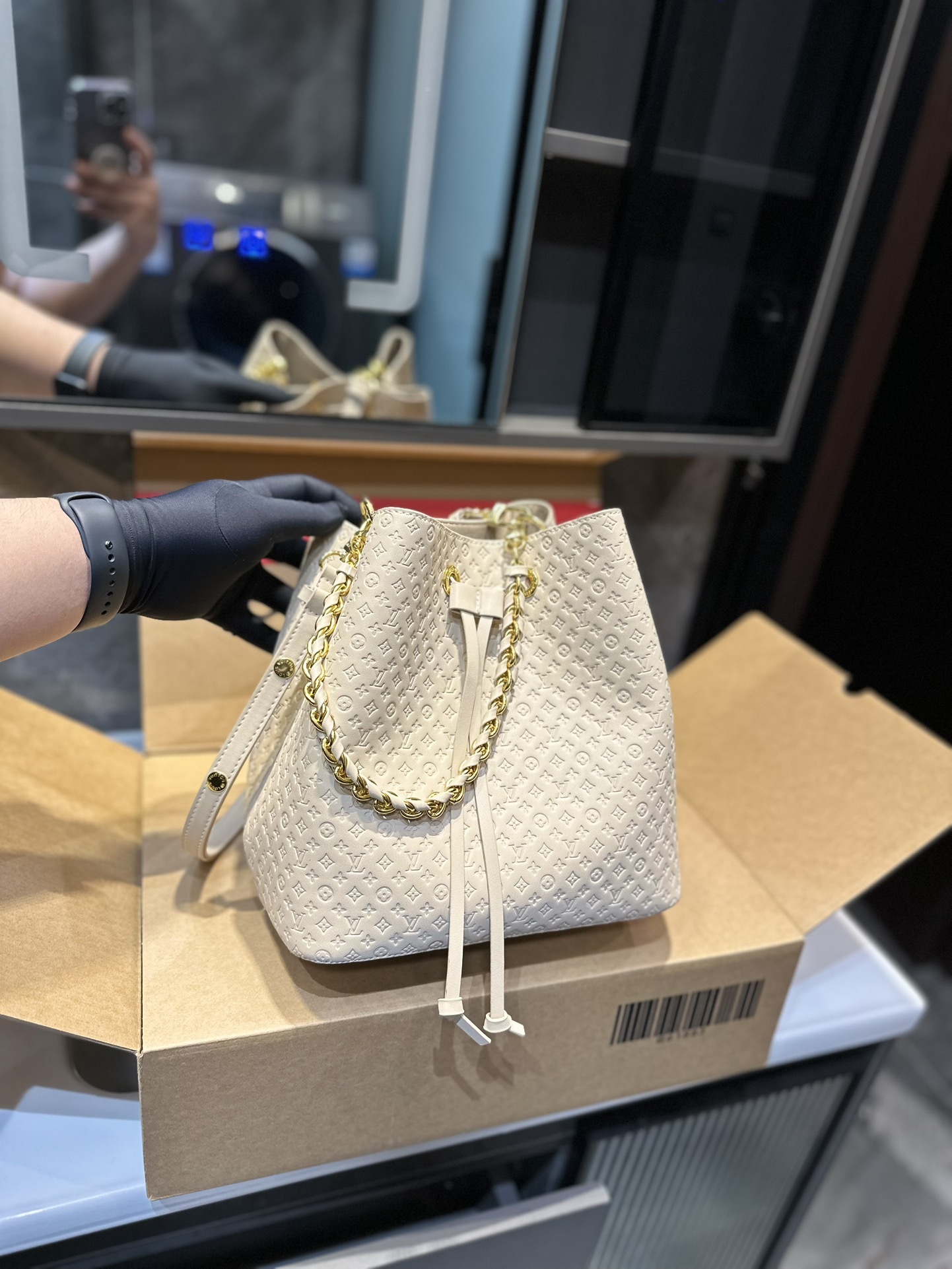 LV NÉONOÉ BB WHITE 25CM M22598