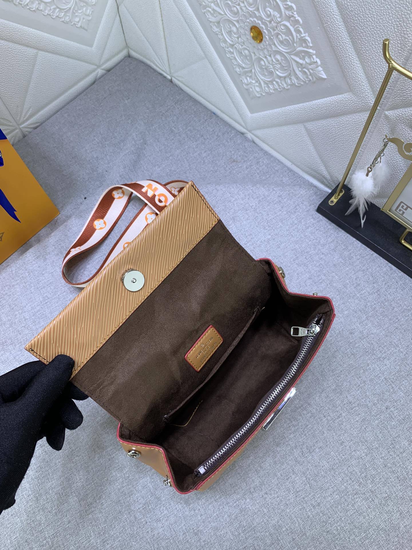 LV CLUNY MINI BROWN 20CM M58931