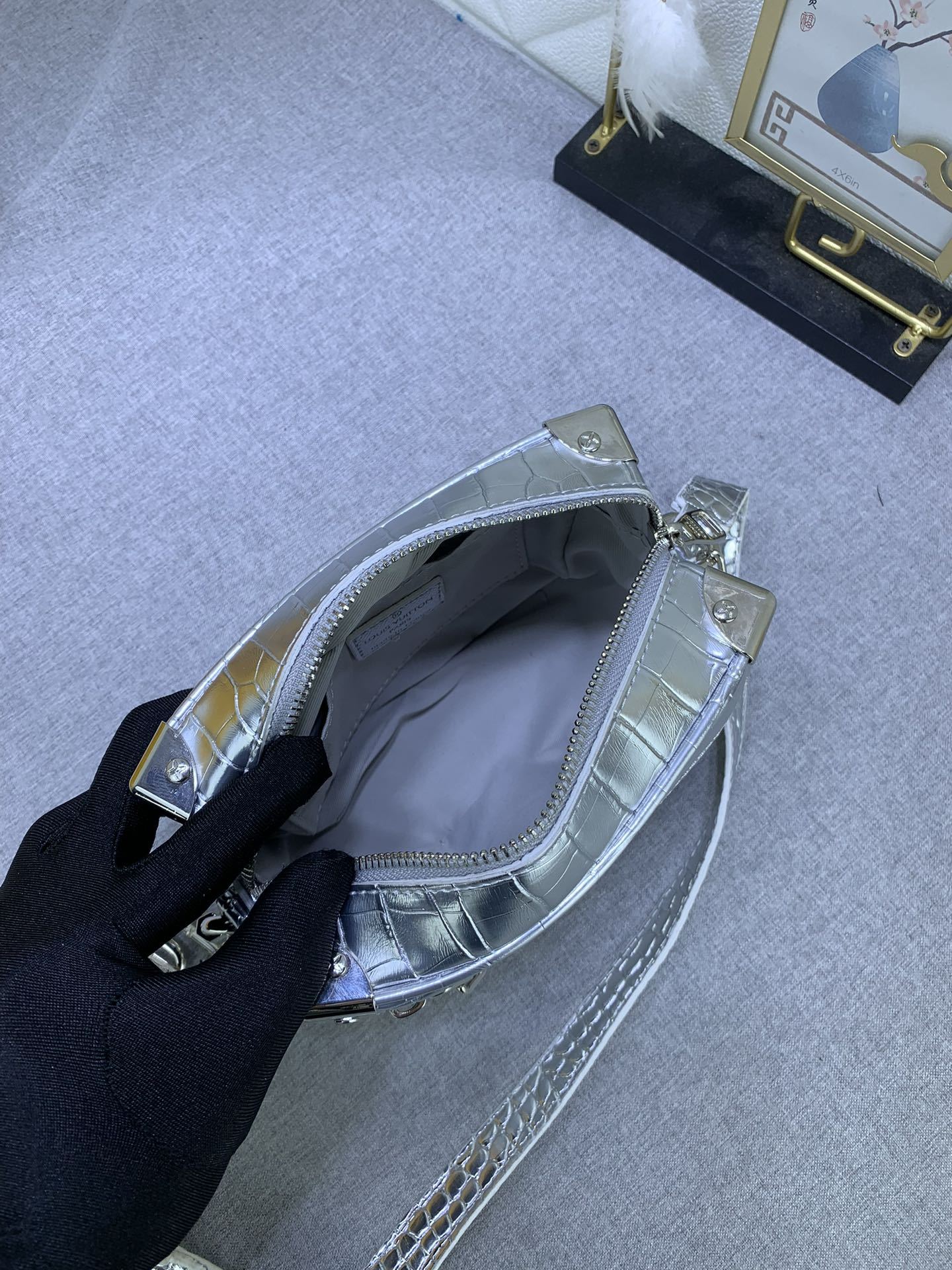 LV MINI SOFT TRUNK CROCODILIAN SILVER LEATHER 18.5CM N80956