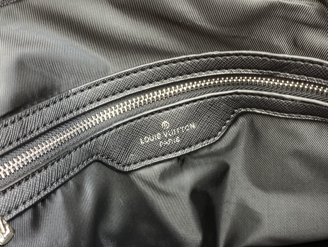 LV KEEPALL BANDOULIÈRE 50CM BLACK M59712