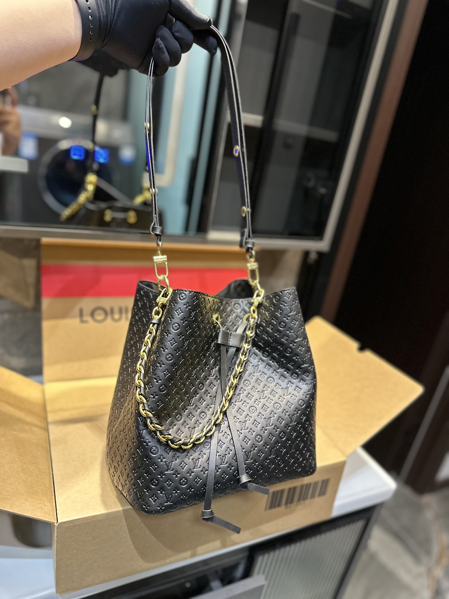 LV NÉONOÉ BB BLACK 25CM M22598