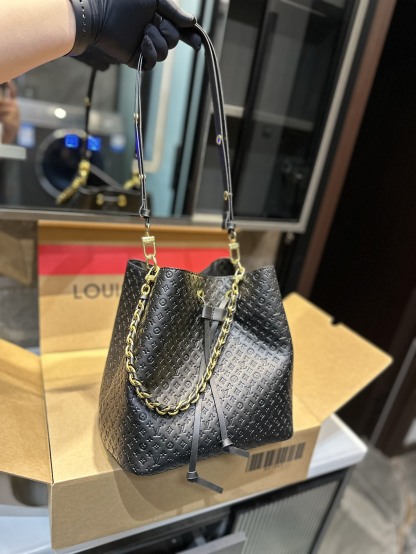 LV NÉONOÉ BB BLACK 25CM M22598